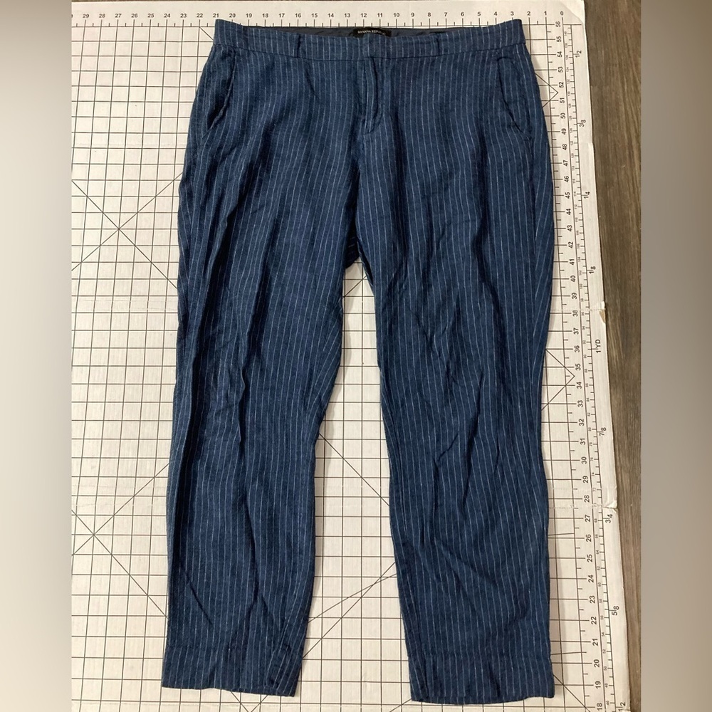Banana‎ Republic Women’s Size 12L Long Blue Pinstriped Pants